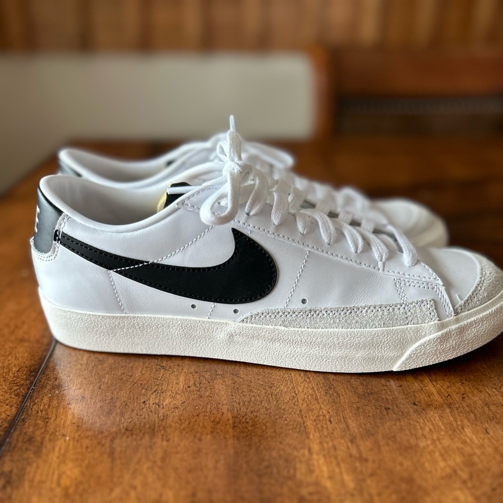 Nike Blazer Low '77 women’s size 11